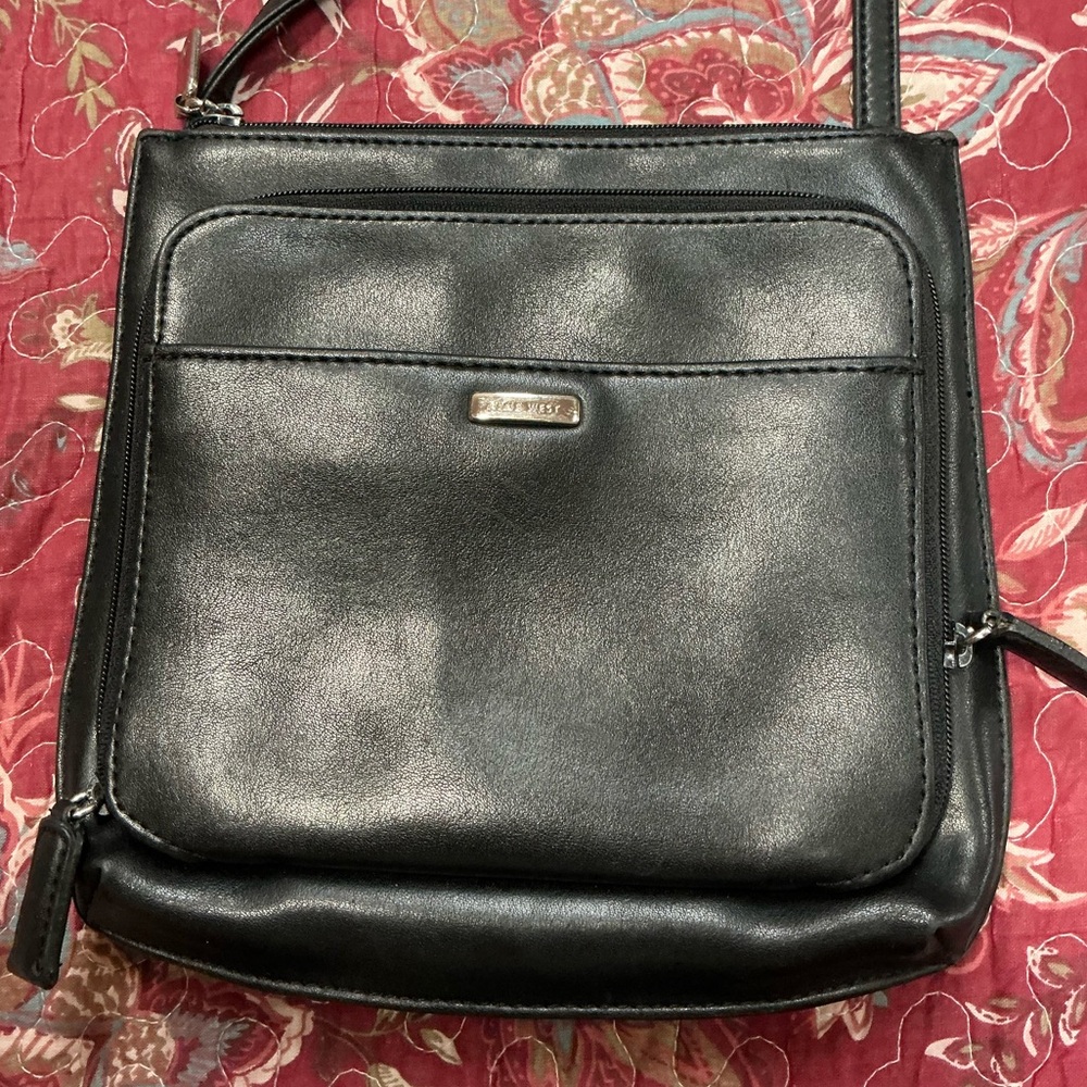 EUC- Classic Nine West Vintage 90s Black Crossbody Bag